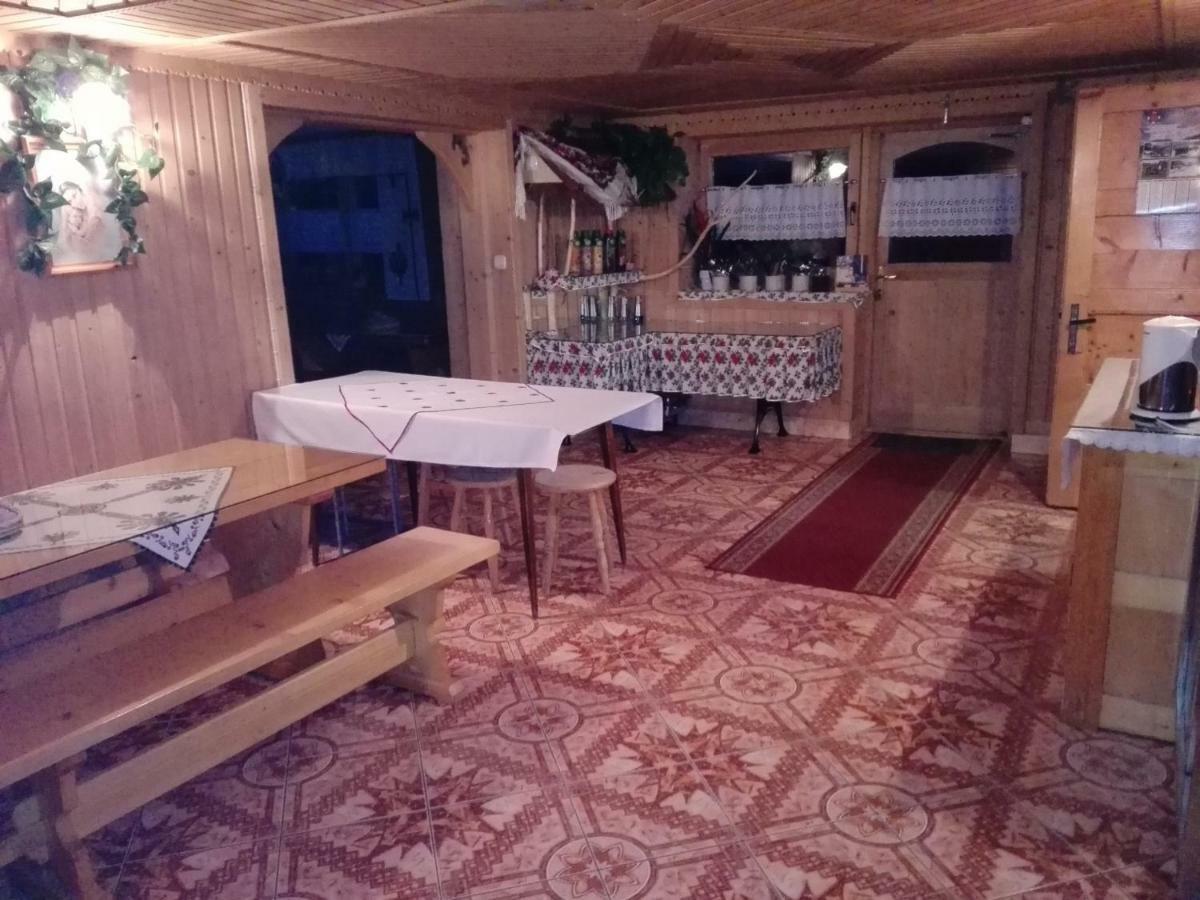 Pokoje Goscinne U Elzbiety Ciche Małe 외부 사진